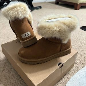 **sold** Authentic Uggs, Cognac color, Size 8